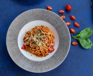 Spaghetti 'nduja, finocchi e olive