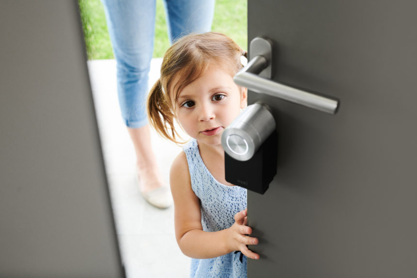 Nuki Smart Lock: addio chiavi, la porta di casa si apre con lo smartphone
