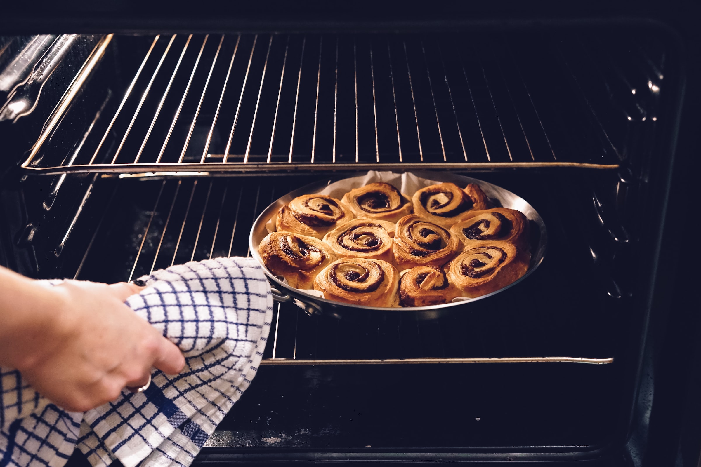 Come pulire la griglia del forno in modo corretto