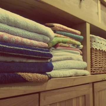 7 consigli infallibili per rimuovere le macchie di trucco dagli asciugamani