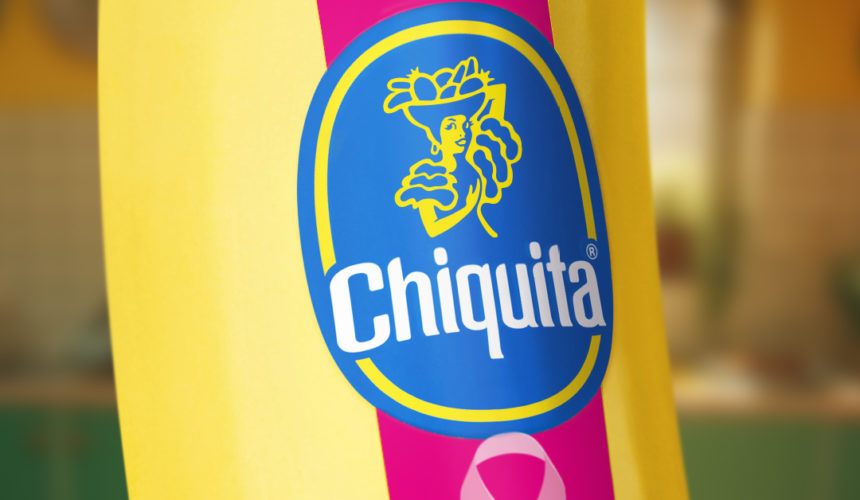 Miss Chiquita sostiene il mese della prevenzione del cancro al seno con AIRC