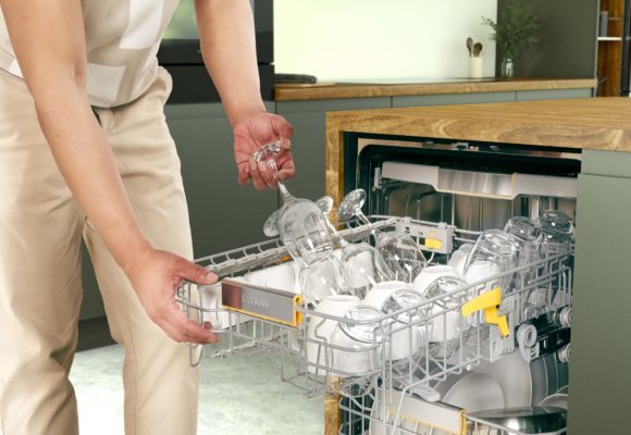 Samsung Electronics Italia annuncia oggi il lancio della nuova gamma di lavastoviglie da incasso Serie 7 JetClean
