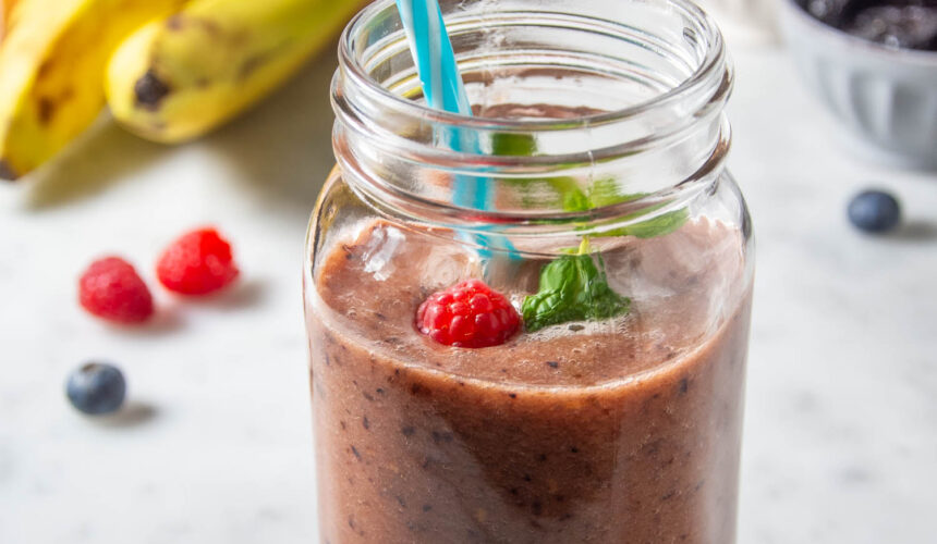 Colazione e merenda: lo smoothie rivitalizzante alle Prugne della California