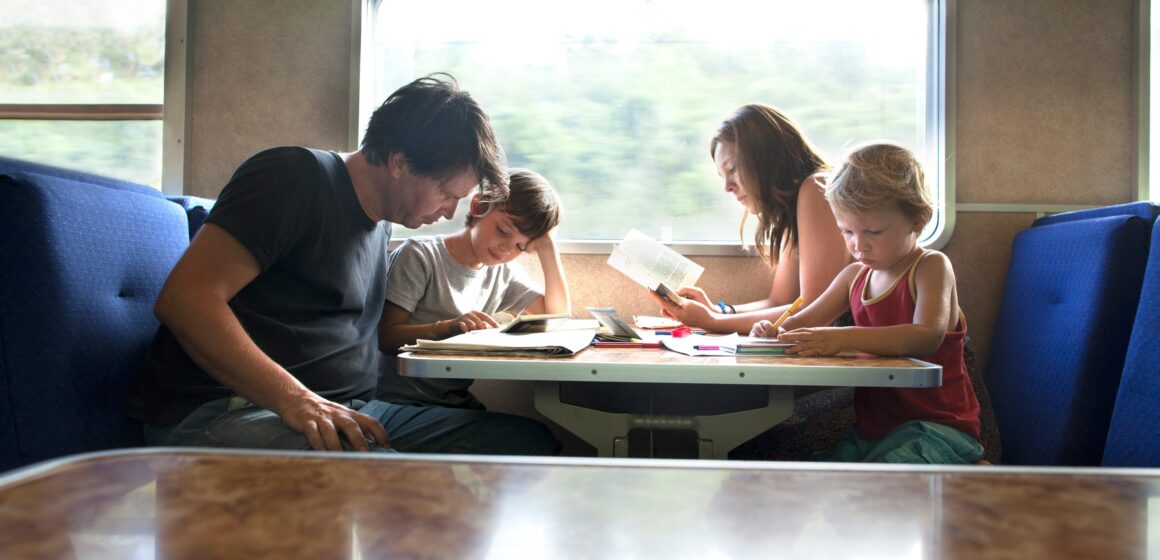 Viaggiare in treno con i bambini: fatene un'esperienza preziosa!