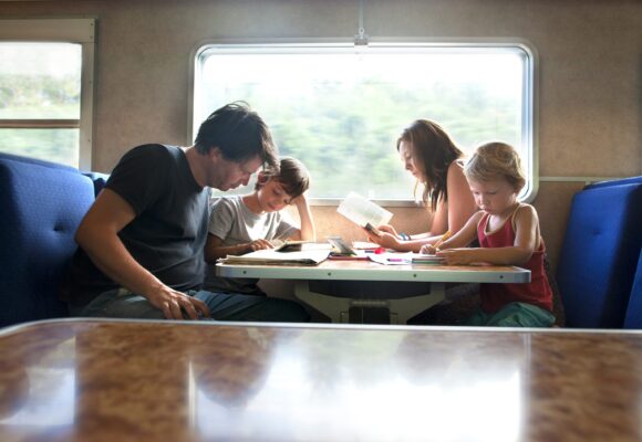 Viaggiare in treno con i bambini: fatene un'esperienza preziosa!