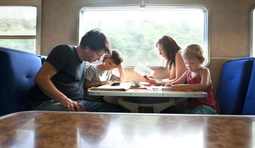 Viaggiare in treno con i bambini: fatene un'esperienza preziosa!