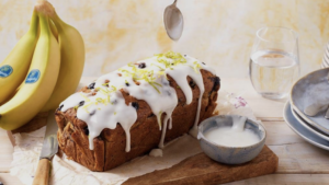 Banana Bread Chiquita con mirtilli e glassa al limone